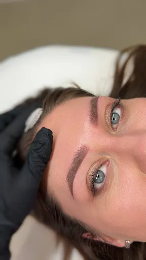 Katarzyna Wewiór Makijaż Permanentny Rzęsy Brwi Szkolenia